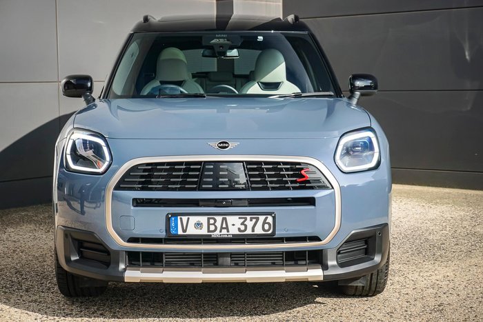 2025 MINI Countryman S Favoured