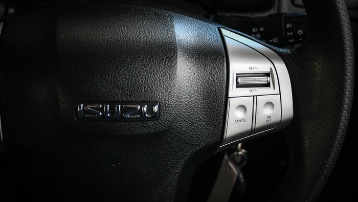 2021 Isuzu MU-X LS-U