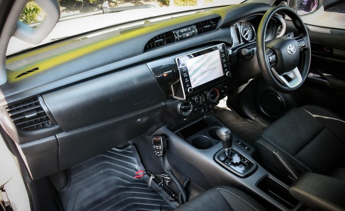 2022 Toyota Hilux SR