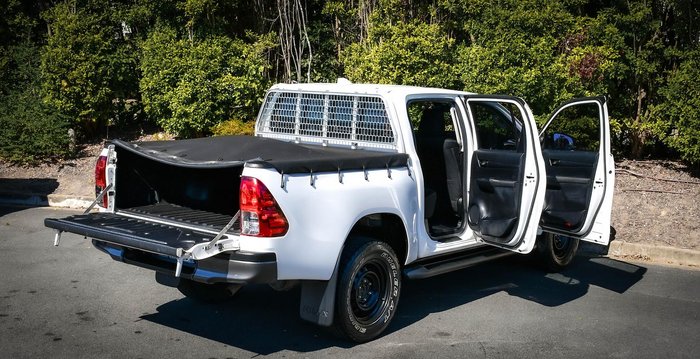 2022 Toyota Hilux SR