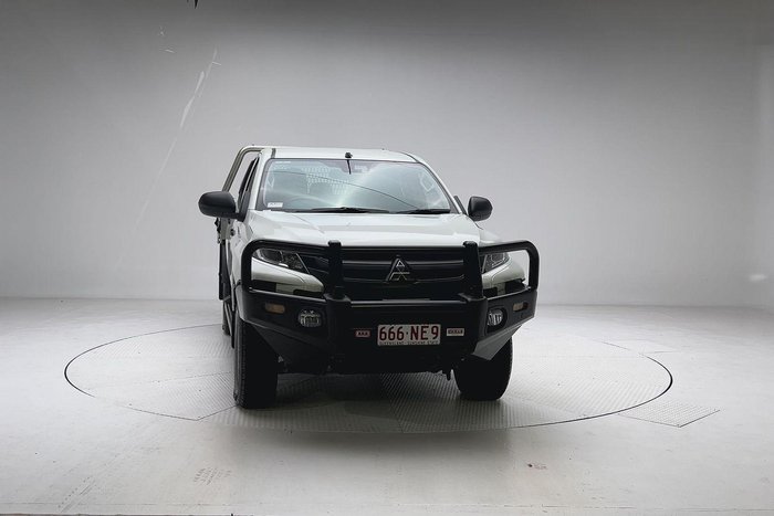 2024 Mitsubishi Triton GLX