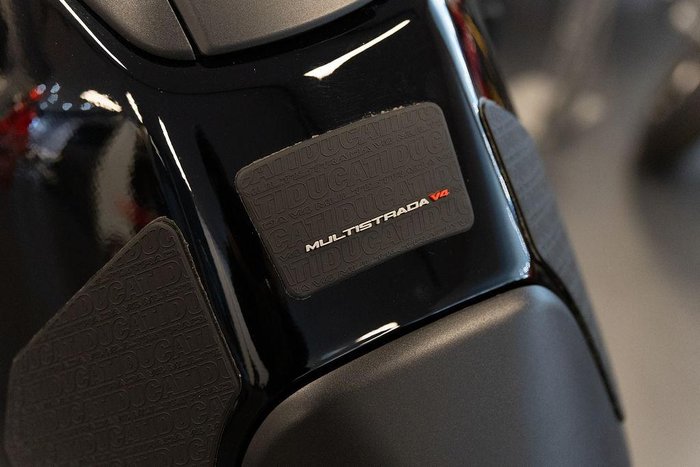 2023 Ducati Multistrada V4 Pikes Peak