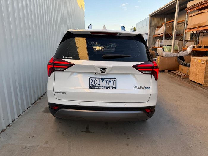 2025 Mahindra XUV700 AX7