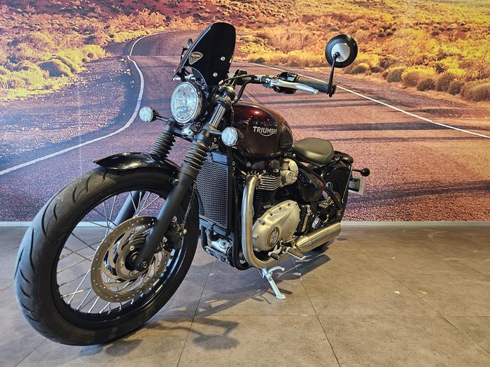 2017 Triumph Bonneville Bobber Bobber Red