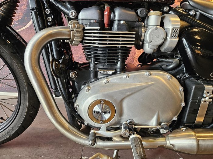 2017 Triumph Bonneville Bobber Bobber Red
