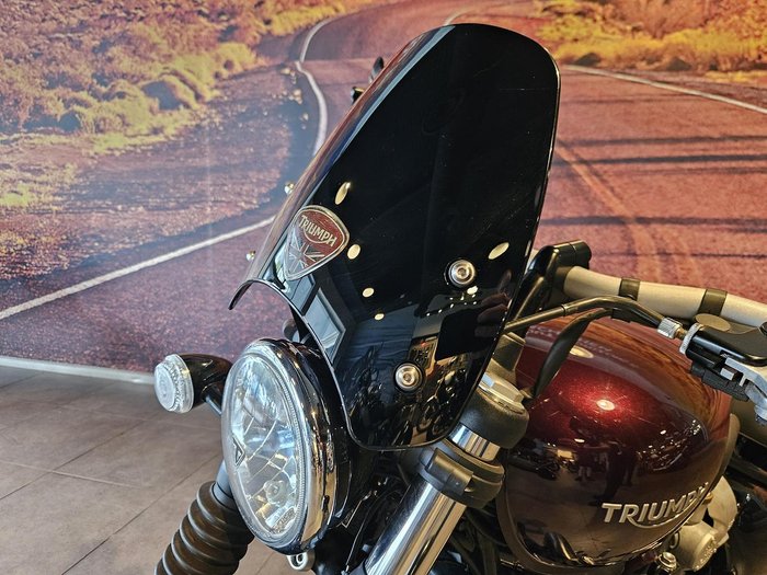 2017 Triumph Bonneville Bobber Bobber Red