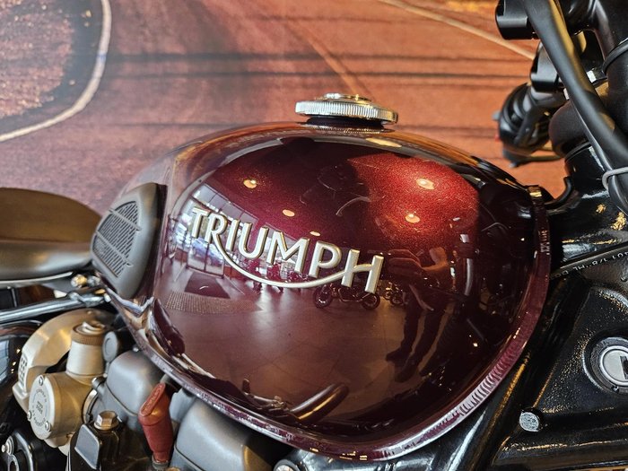 2017 Triumph Bonneville Bobber Bobber Red