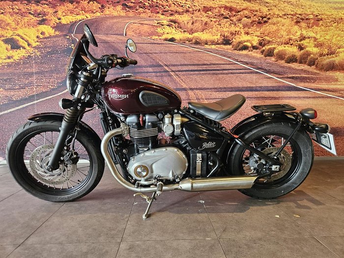 2017 Triumph Bonneville Bobber Bobber Red
