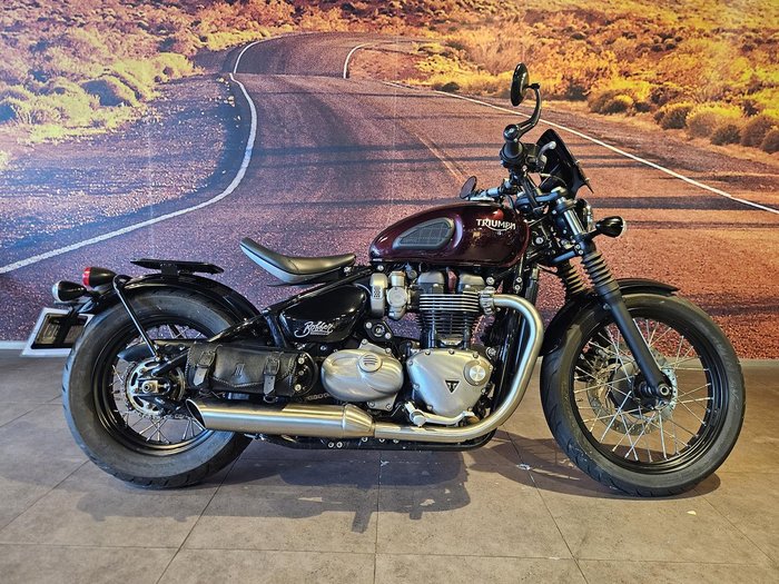 2017 Triumph Bonneville Bobber Bobber Red