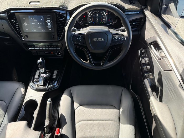 2025 Isuzu D-MAX BLADE