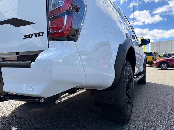 2025 Isuzu D-MAX BLADE