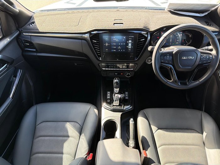 2025 Isuzu D-MAX BLADE