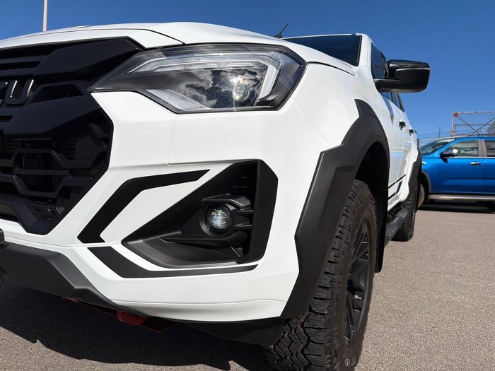 2025 Isuzu D-MAX BLADE