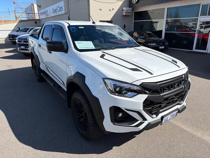 2025 Isuzu D-MAX BLADE