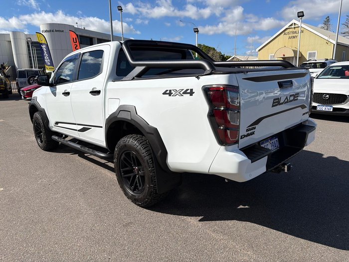 2025 Isuzu D-MAX BLADE