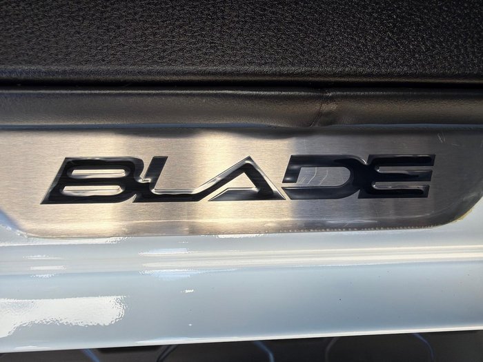 2025 Isuzu D-MAX BLADE