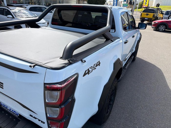 2025 Isuzu D-MAX BLADE