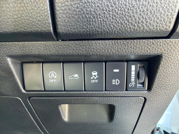 2025 Isuzu D-MAX BLADE
