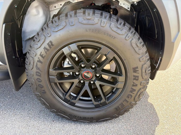 2025 Isuzu D-MAX BLADE