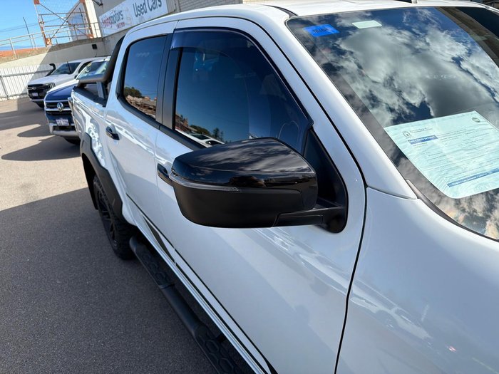 2025 Isuzu D-MAX BLADE