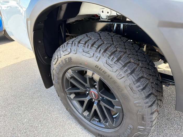 2025 Isuzu D-MAX BLADE