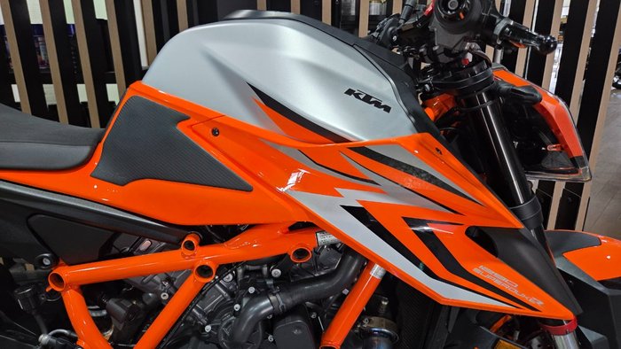 2022 Ktm 1290 SUPER DUKE R ORANGE