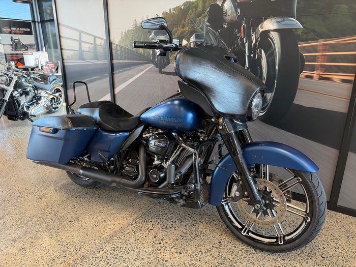 2018 Harley-Davidson Street Glide Anniversary 107 (FLHX_ANV)