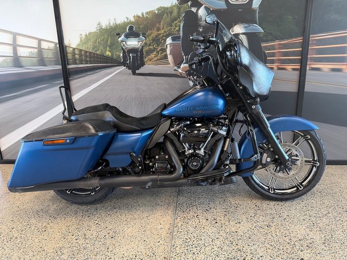2018 Harley-Davidson Street Glide Anniversary 107 (FLHX_ANV)