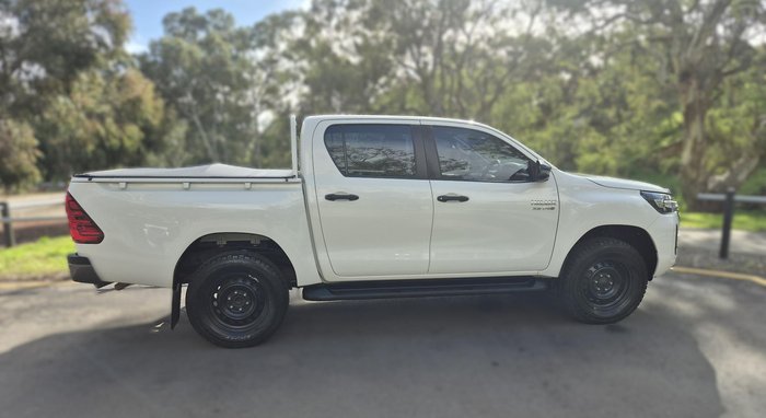 2020 Toyota Hilux SR