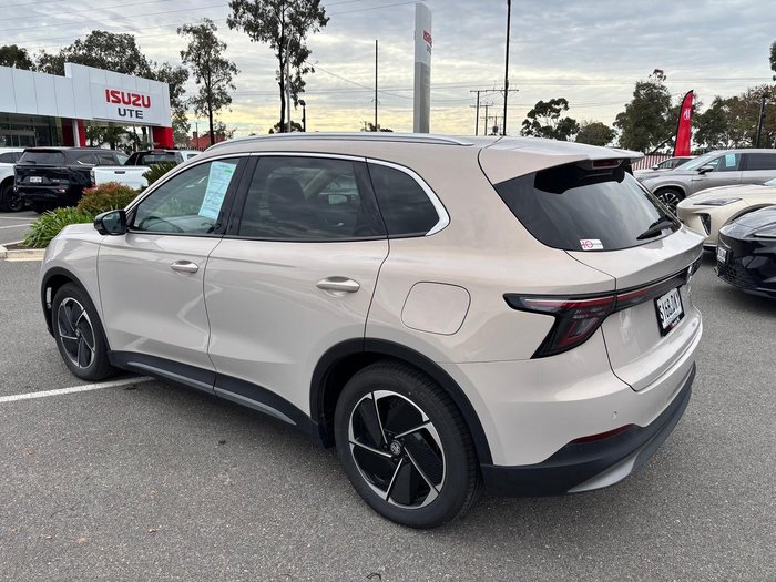 2025 MG MGS5 EV Essence 62 ZS3EM MY25 Champagne Gold