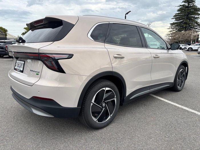 2025 MG MGS5 EV Essence 62 ZS3EM MY25 Champagne Gold