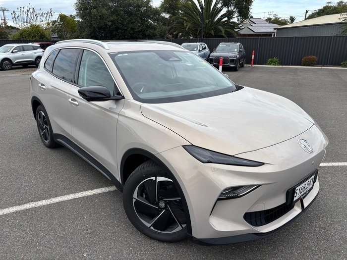 2025 MG MGS5 EV Essence 62 ZS3EM MY25 Champagne Gold
