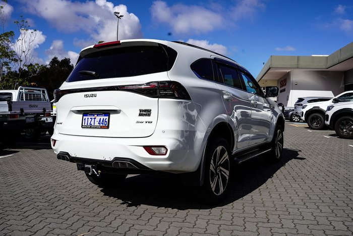 2026 Isuzu MU-X LS-T