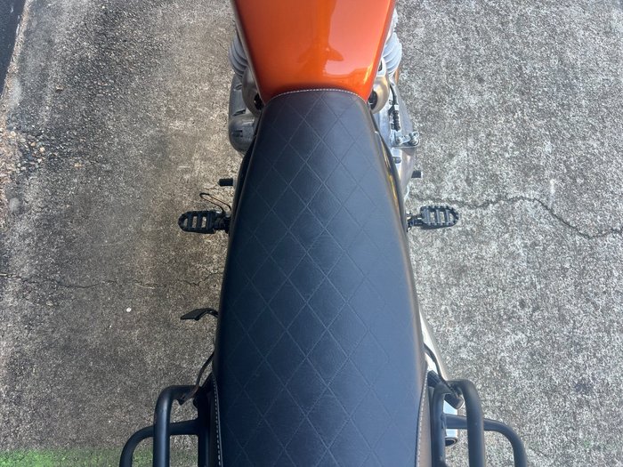 2021 Royal Enfield INTERCEPTOR 650 CLASSIC ORANGE