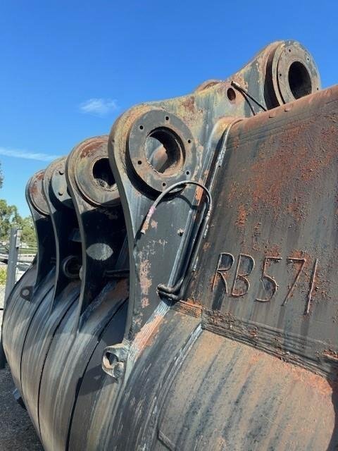 2000 Hitachi Ex5600-6