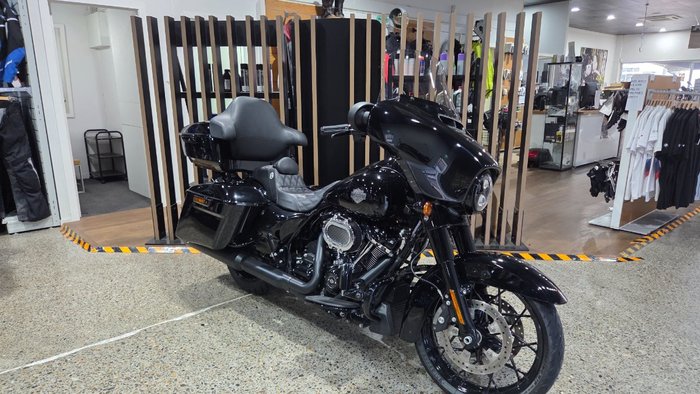 2021 Harley-Davidson FLHXS STREET GLIDE SPECIAL Black
