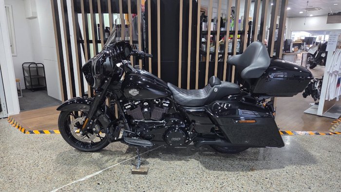 2021 Harley-Davidson FLHXS STREET GLIDE SPECIAL Black