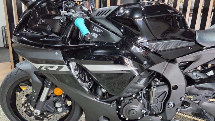 2024 Yamaha YZF-R1 Black
