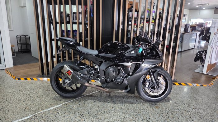 2024 Yamaha YZF-R1 Black