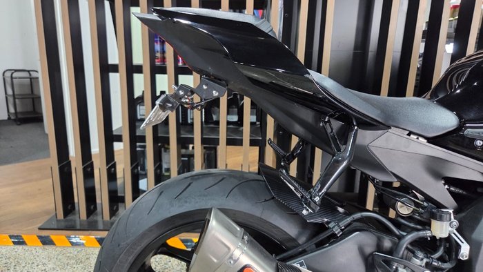 2024 Yamaha YZF-R1 Black