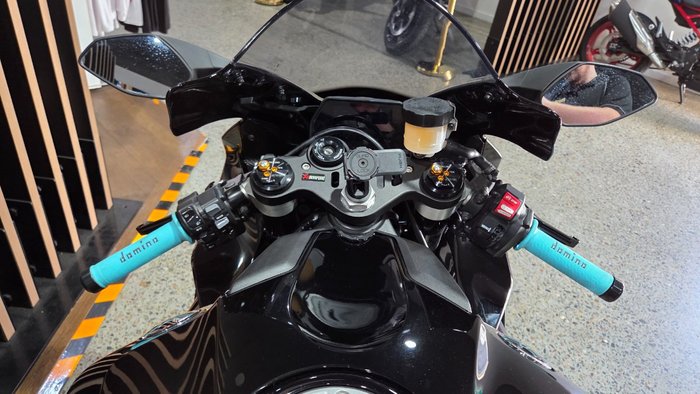 2024 Yamaha YZF-R1 Black