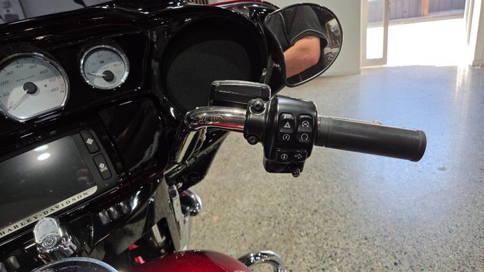 2017 Harley-Davidson FLHXS STREET GLIDE SPECIAL RED