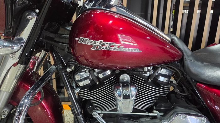 2017 Harley-Davidson FLHXS STREET GLIDE SPECIAL RED