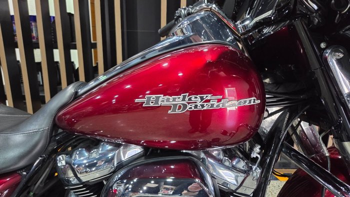2017 Harley-Davidson FLHXS STREET GLIDE SPECIAL RED