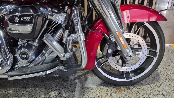 2017 Harley-Davidson FLHXS STREET GLIDE SPECIAL RED