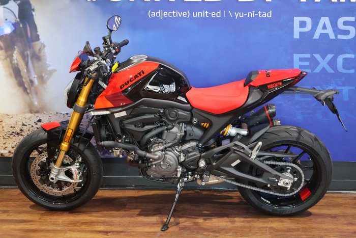 2025 Ducati MONSTER SP