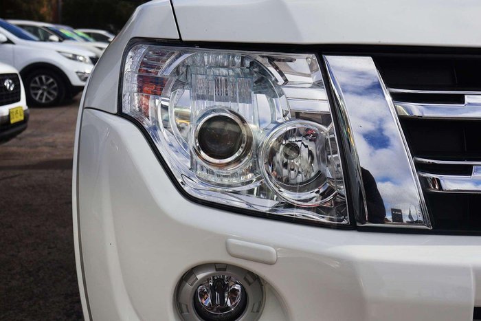 2014 Mitsubishi Pajero VR-X