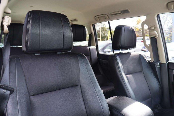 2014 Mitsubishi Pajero VR-X