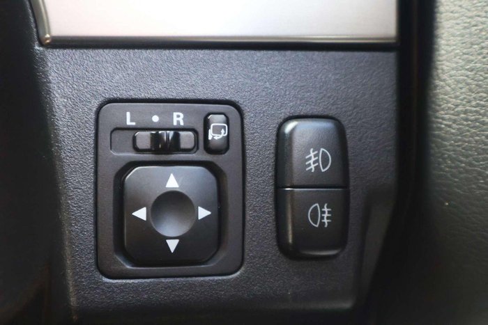 2014 Mitsubishi Pajero VR-X