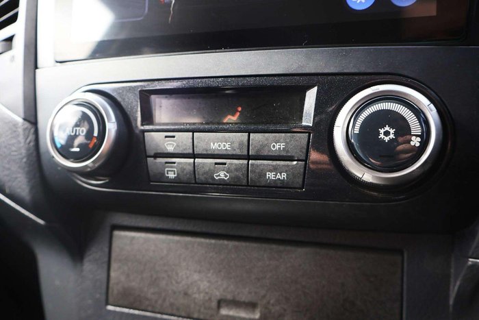 2014 Mitsubishi Pajero VR-X